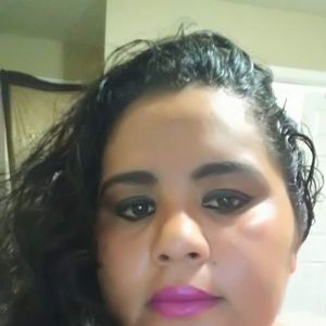 Meet your Posher, Mirella